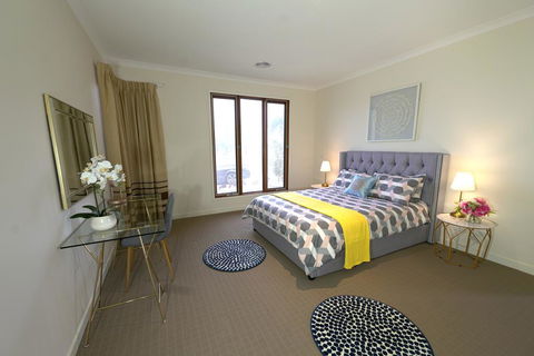 Stylish Luxe House For Big Group Near Shopping Center - Redcliffe Tourism 1