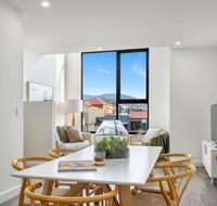 Stylish Townhouse - Redcliffe Tourism