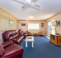 Stylish Unit Opposite Foreshore - Sylvan Beach Esp Bellara - Redcliffe Tourism