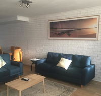 Sunlit Townhouse - Redcliffe Tourism