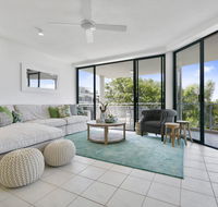 Sunny and spacious Sunshine Beach - Redcliffe Tourism