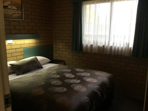 Sunrise Motel - Redcliffe Tourism 3