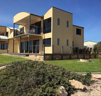 Sunset Cove Beach House - Redcliffe Tourism