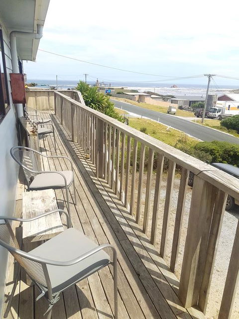 Sunset Holiday Villas - Redcliffe Tourism 3