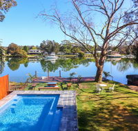 Sunset Lodge - Redcliffe Tourism