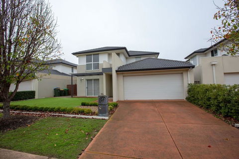 Superb Luxe 5BR House@Point Cook Near Lake - Redcliffe Tourism 0
