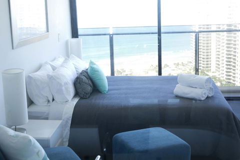 Surfers Paradise Two Bedroom Luxury Seaview Spa Apartment - Sealuxe - Redcliffe Tourism 2