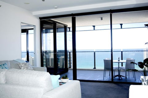 Surfers Paradise Two Bedroom Luxury Seaview Spa Apartment - Sealuxe - Redcliffe Tourism 3
