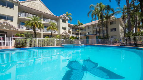 Surfers Tradewinds - Redcliffe Tourism 0