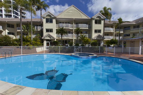Surfers Tradewinds - Redcliffe Tourism 3
