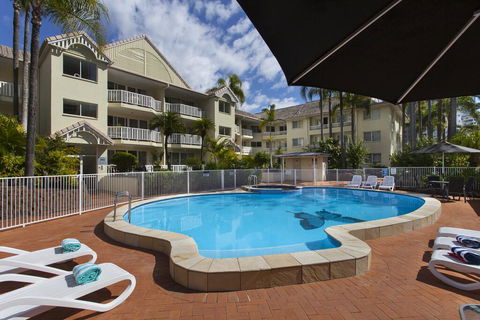 Surfers Tradewinds - Redcliffe Tourism 1