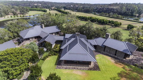 Sweven - Redcliffe Tourism 1