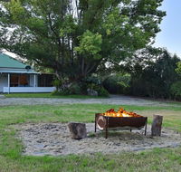 Tabitha Hill Cottage - Redcliffe Tourism