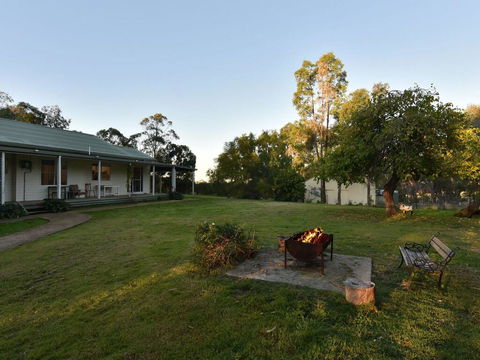 Tabitha Hill Homestead - Redcliffe Tourism 0