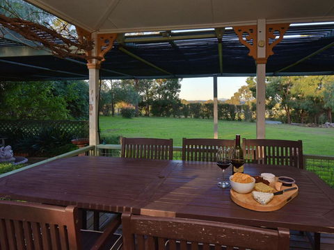 Tabitha Hill Homestead - Redcliffe Tourism 1