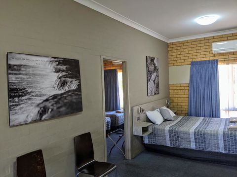 Tallarook Motor Inn - Redcliffe Tourism 1