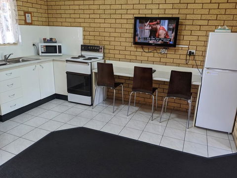 Tallarook Motor Inn - Redcliffe Tourism 2
