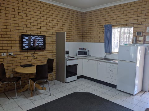 Tallarook Motor Inn - Redcliffe Tourism 3