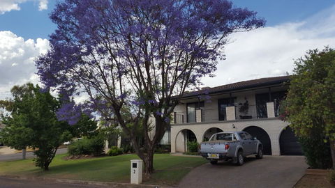 Tamworth Exclusive B&B - Redcliffe Tourism 1