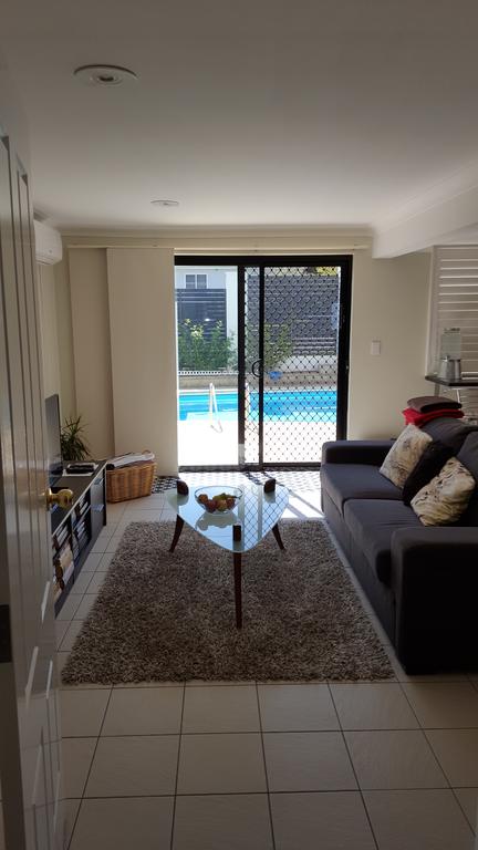 Tamworth Exclusive B&B - Redcliffe Tourism 3