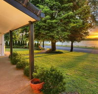 Tara Downs on Lake Albert - Redcliffe Tourism