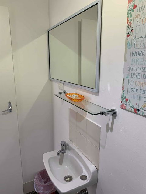 Taree Lodge Motel - Redcliffe Tourism 3