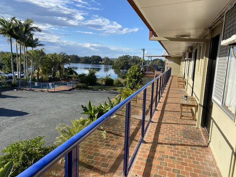 Taree Motor Inn - Redcliffe Tourism 1