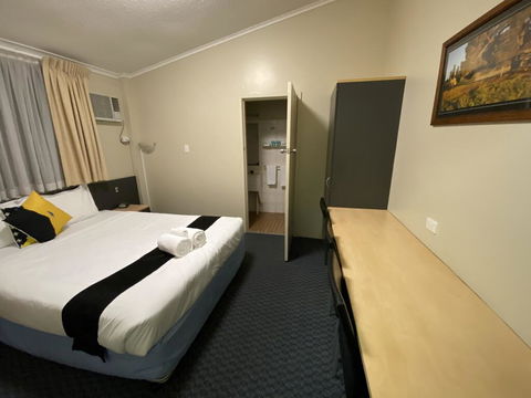 Taree Motor Inn - Redcliffe Tourism 3