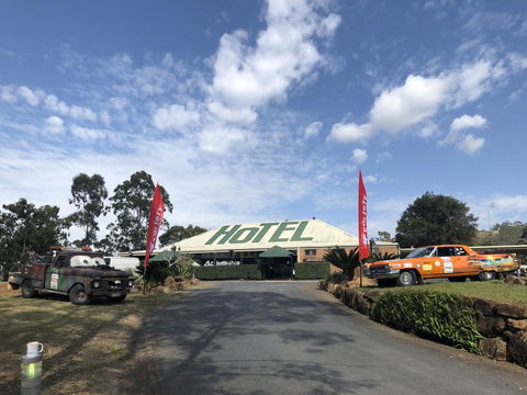 The Advancetown Hotel - Redcliffe Tourism 2