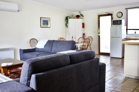 The Apartment - Moyston - Redcliffe Tourism 0
