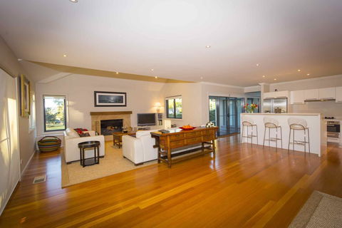 The Arthouse - Redcliffe Tourism 1