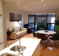 The Artisan - 3BR House In The City - Redcliffe Tourism