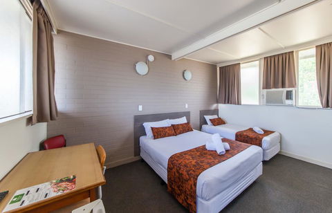 The Australian Hotel Murgon - Redcliffe Tourism 2