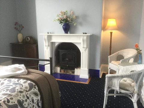 The Bank Guesthouse Glen Innes - Redcliffe Tourism 2