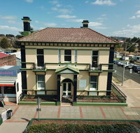 The Bank Guesthouse Glen Innes - Redcliffe Tourism