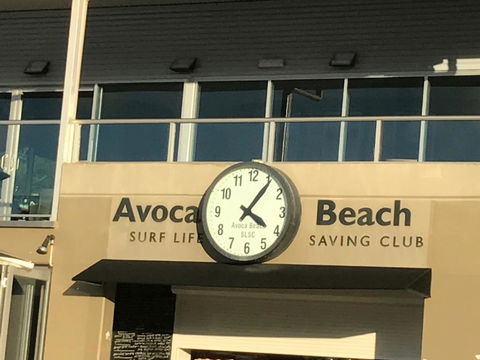 The Beach Hut Avoca Beach NSW - Redcliffe Tourism 3