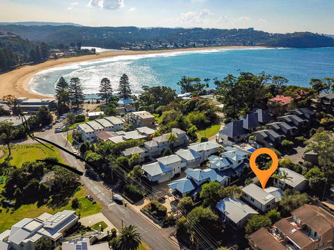 The Beach Hut Avoca Beach NSW - Redcliffe Tourism 1