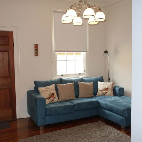 Patersonia Cottage - Redcliffe Tourism 11
