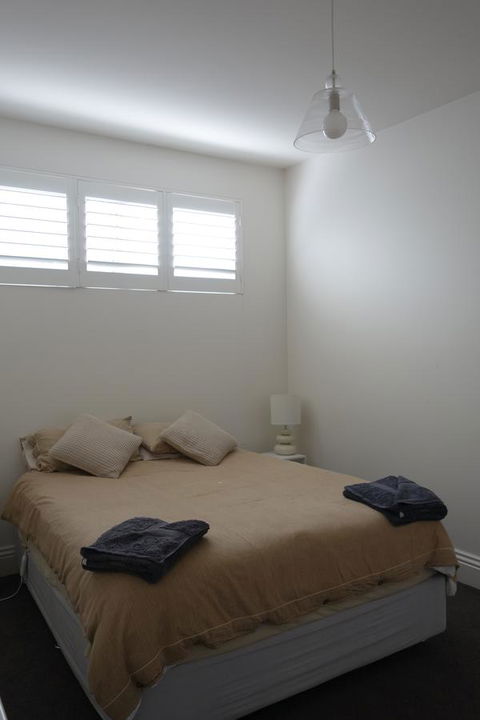 Patersonia Cottage - Redcliffe Tourism 5