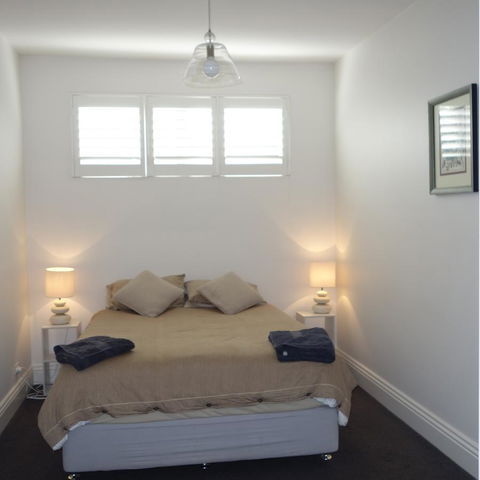 Patersonia Cottage - Redcliffe Tourism 4