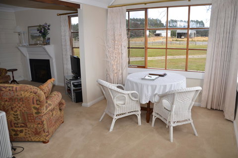 Buttons Cottage For Canyon & Rain Forest Walks With In House Dining - Redcliffe Tourism 12