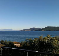 Larus Waterfront Cottage - Redcliffe Tourism