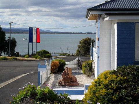 Freycinet Waters - Redcliffe Tourism 26