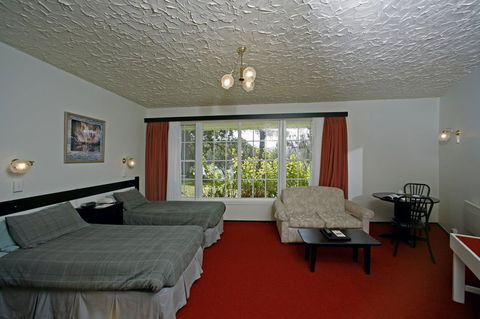 The Fox And Hounds Historic Hotel - Redcliffe Tourism 30