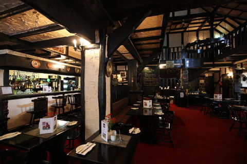 The Fox And Hounds Historic Hotel - Redcliffe Tourism 35