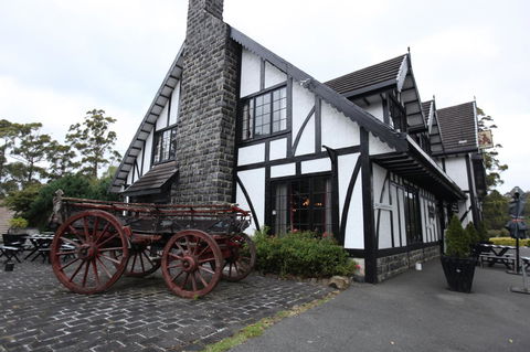 The Fox And Hounds Historic Hotel - Redcliffe Tourism 26