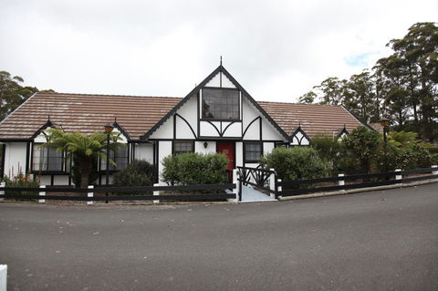 The Fox And Hounds Historic Hotel - Redcliffe Tourism 22