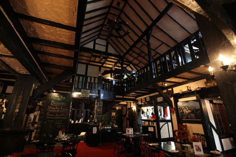 The Fox And Hounds Historic Hotel - Redcliffe Tourism 36