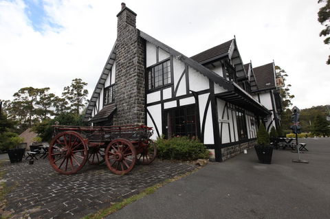 The Fox And Hounds Historic Hotel - Redcliffe Tourism 32