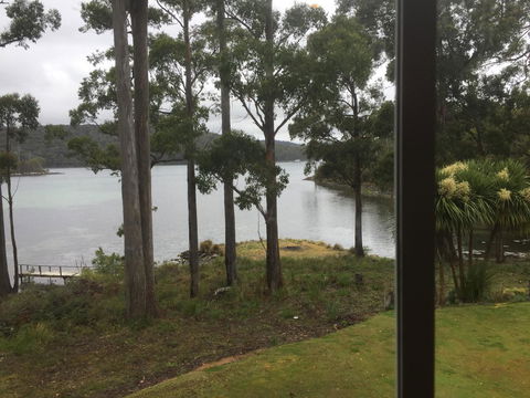 The Fox And Hounds Historic Hotel - Redcliffe Tourism 9